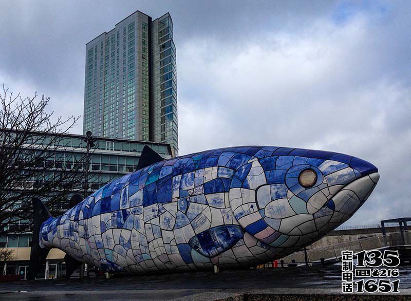 戶外廣場大型仿真動物玻璃鋼彩繪魚雕塑 戶外廣場大型仿真動物玻璃鋼彩繪魚雕塑