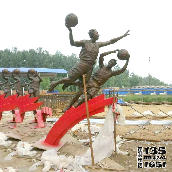 學院玻璃鋼仿銅打籃球運動人物雕塑 學院玻璃鋼仿銅打籃球運動人物雕塑